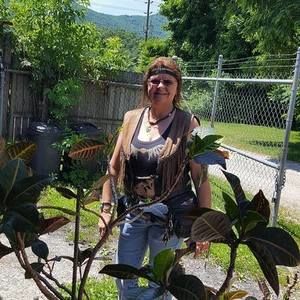 Meet your Posher, Debra